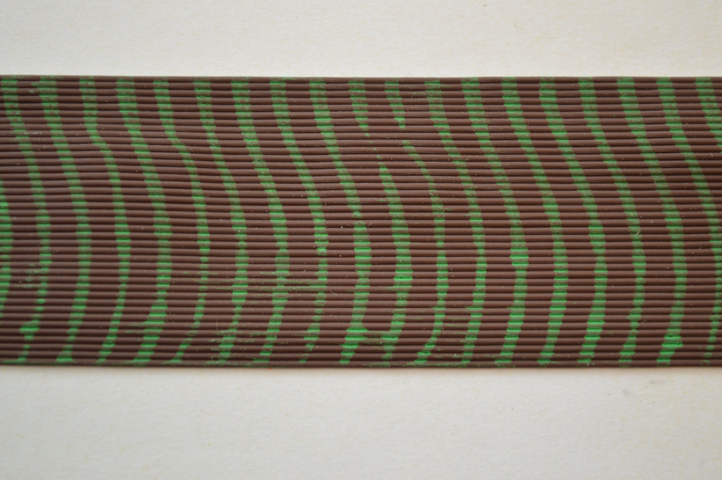 Medium Reptile Living Rubber Brown with Lime Print-D-04 Lime Mud