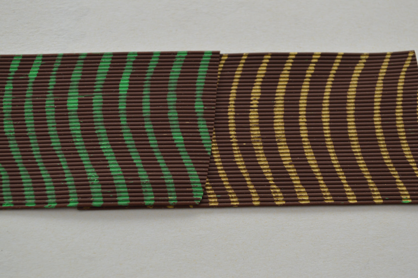 Medium Reptile Living Rubber Brown with Lime on 1 side and Gold on 1 side-D-04-07 Golden Toad