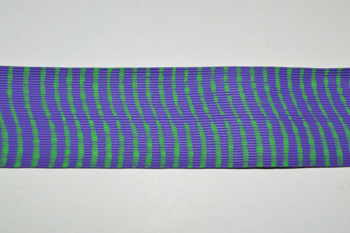 Medium Reptile Living Rubber Purple with Lime Print-I-04 Bug Bite