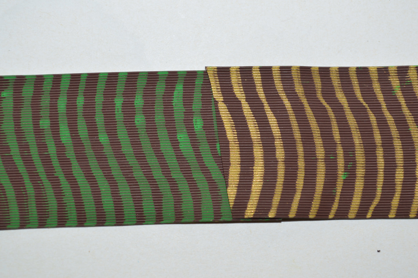 Fine Reptile Living Rubber Brown with Lime on 1 side and Gold on 1 side-D-04-07 Golden Toad