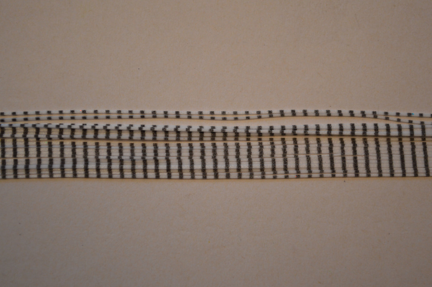 Fine Cut Narrow Bar Snow White with Narrow Bar Black Print Fine Cut-FNB1