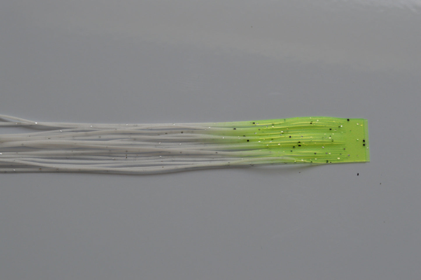 Fine Cut Fire Tip White with Silver flake and Chartreuse Tip Fine Cut silicon-FFT12